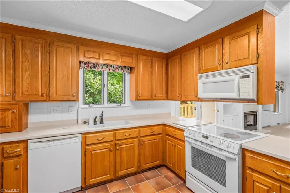 3748 Prides Road East Bend, NC 27018