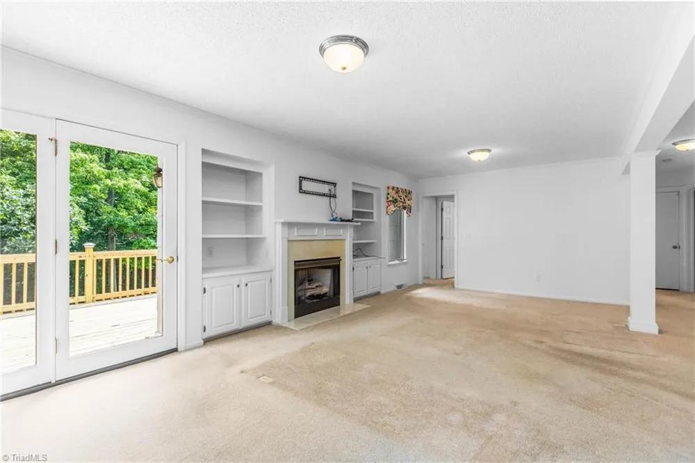 3748 Prides Road East Bend, NC 27018