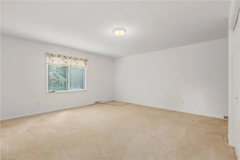 3748 Prides Road East Bend, NC 27018