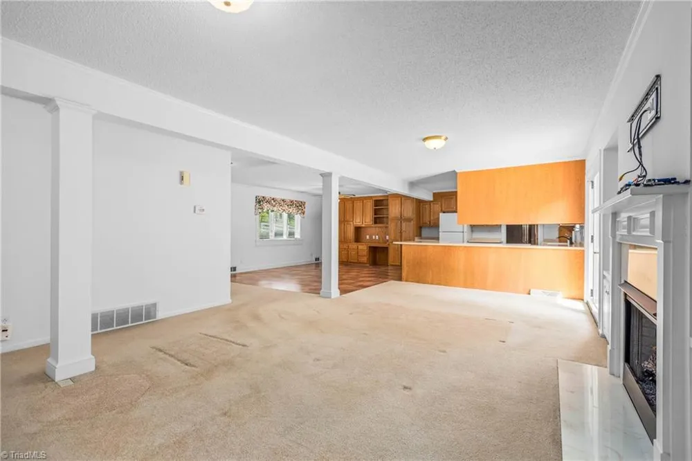 3748 Prides Road East Bend, NC 27018