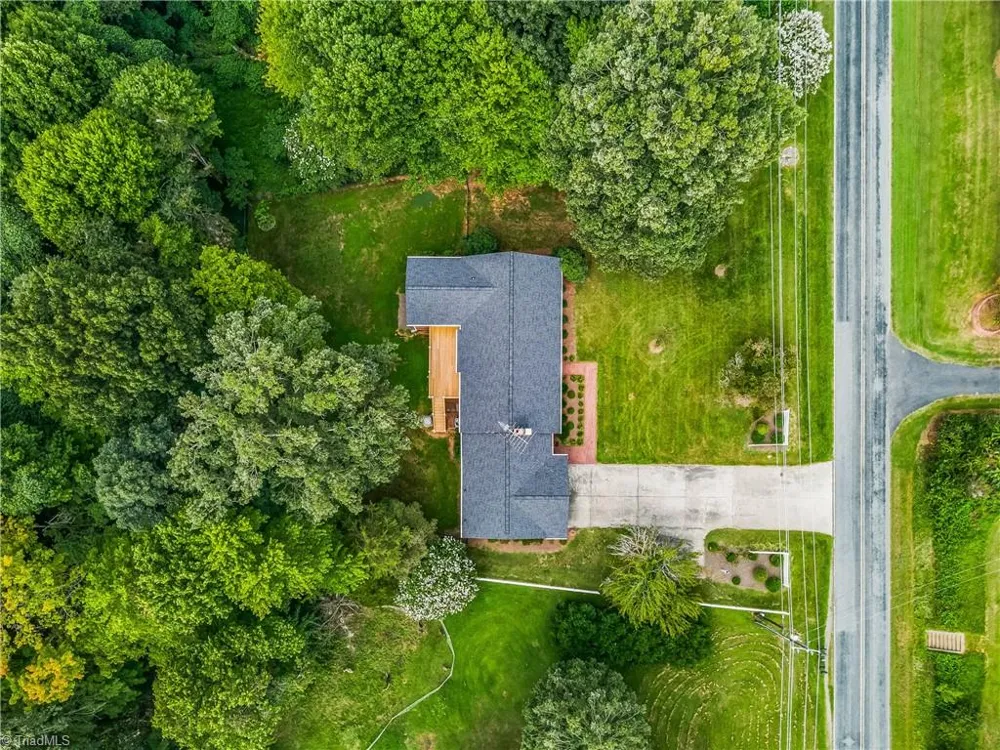 3748 Prides Road East Bend, NC 27018