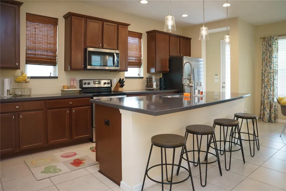 7226 MILESTONE DRIVE Apollo Beach, FL 33572