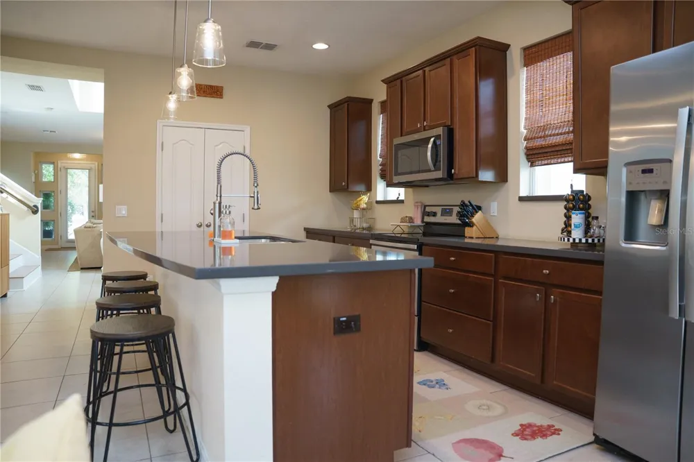 7226 MILESTONE DRIVE Apollo Beach, FL 33572