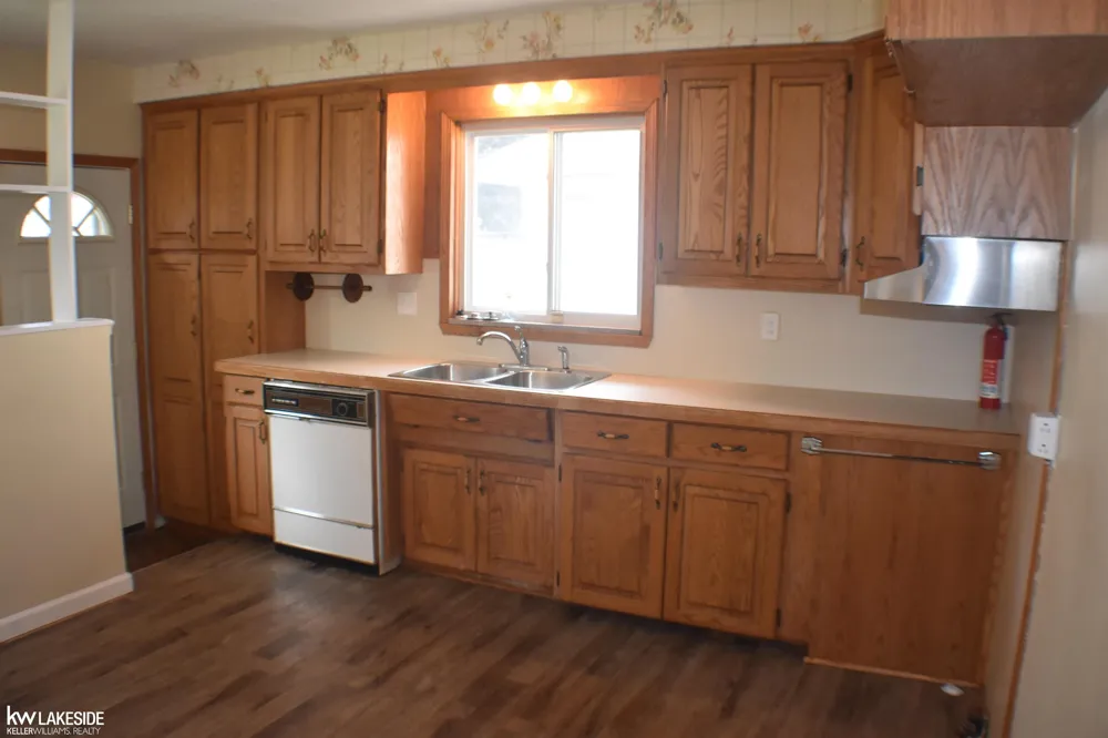 1824 Rowland Street Royal Oak City, MI 48067