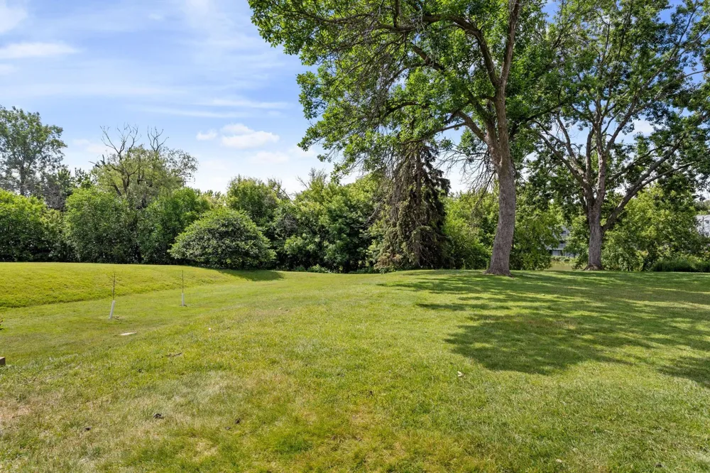 142 Canabury Court Little Canada, MN 55117