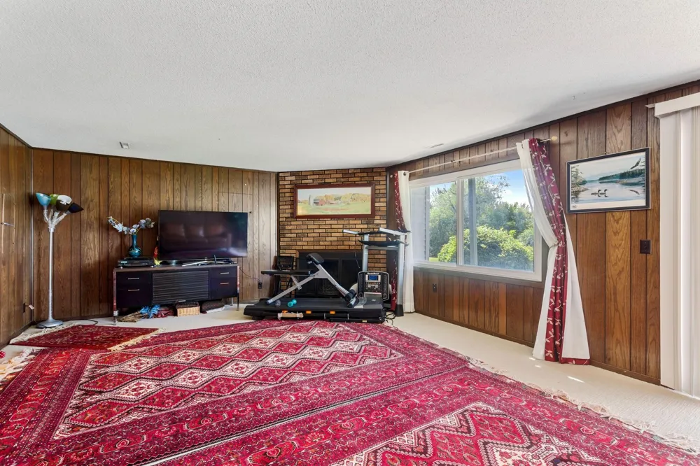 142 Canabury Court Little Canada, MN 55117