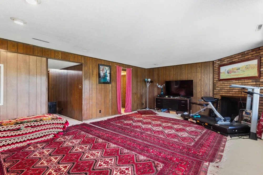 142 Canabury Court Little Canada, MN 55117
