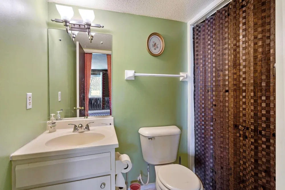 142 Canabury Court Little Canada, MN 55117
