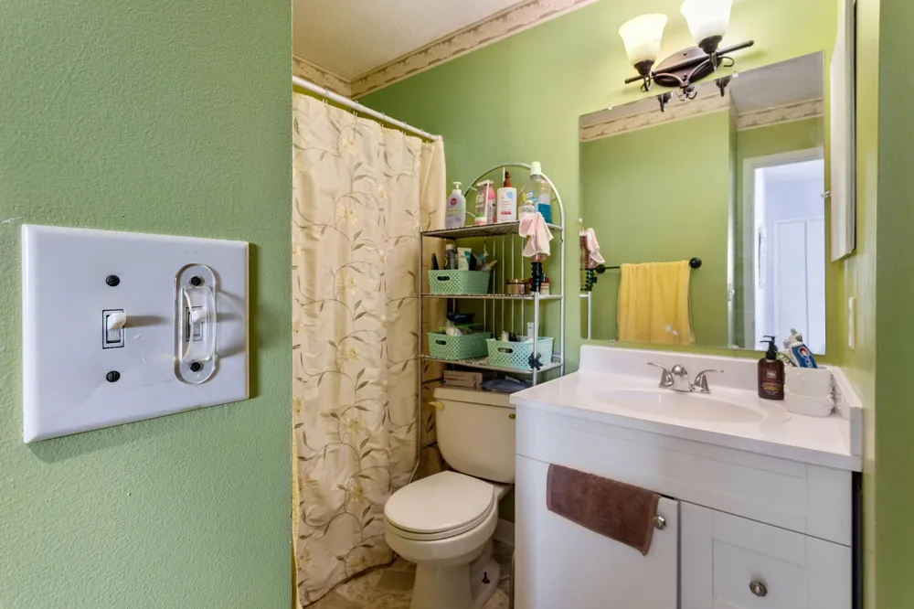 142 Canabury Court Little Canada, MN 55117