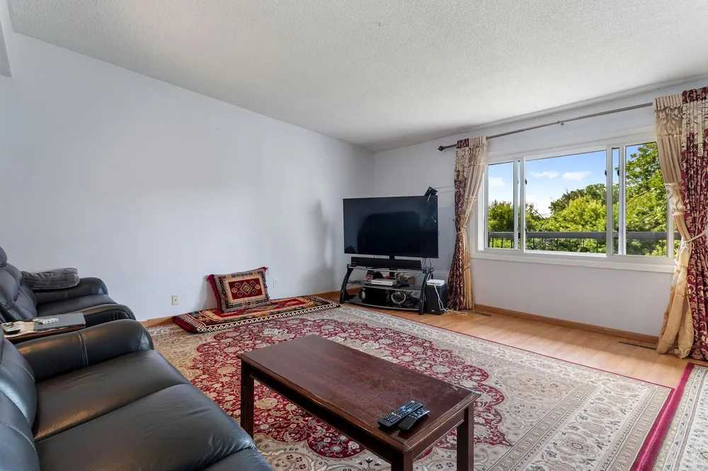 142 Canabury Court Little Canada, MN 55117