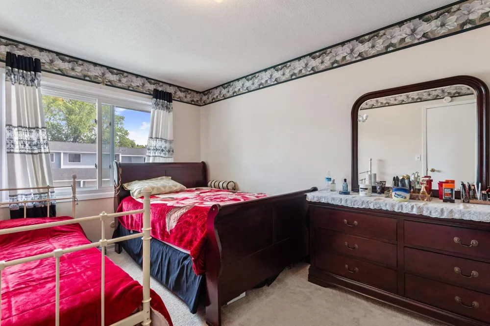 142 Canabury Court Little Canada, MN 55117