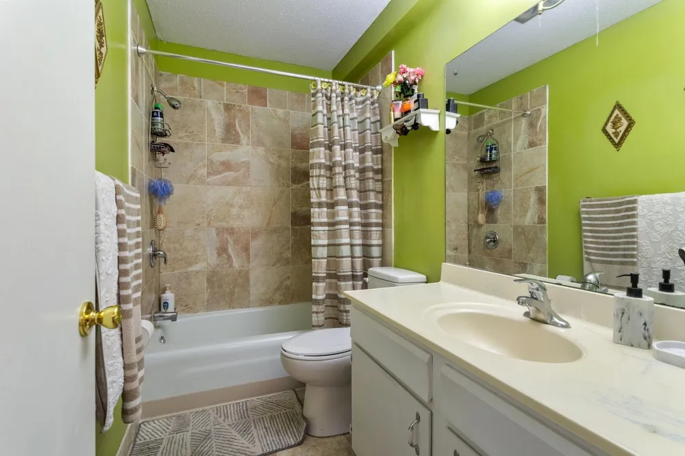 142 Canabury Court Little Canada, MN 55117