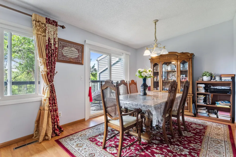 142 Canabury Court Little Canada, MN 55117