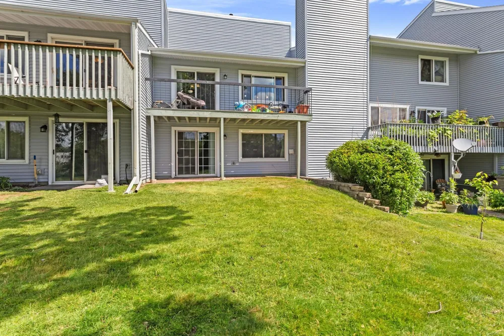 142 Canabury Court Little Canada, MN 55117