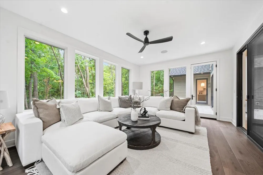 85 Brentwood Avenue Excelsior, MN 55331