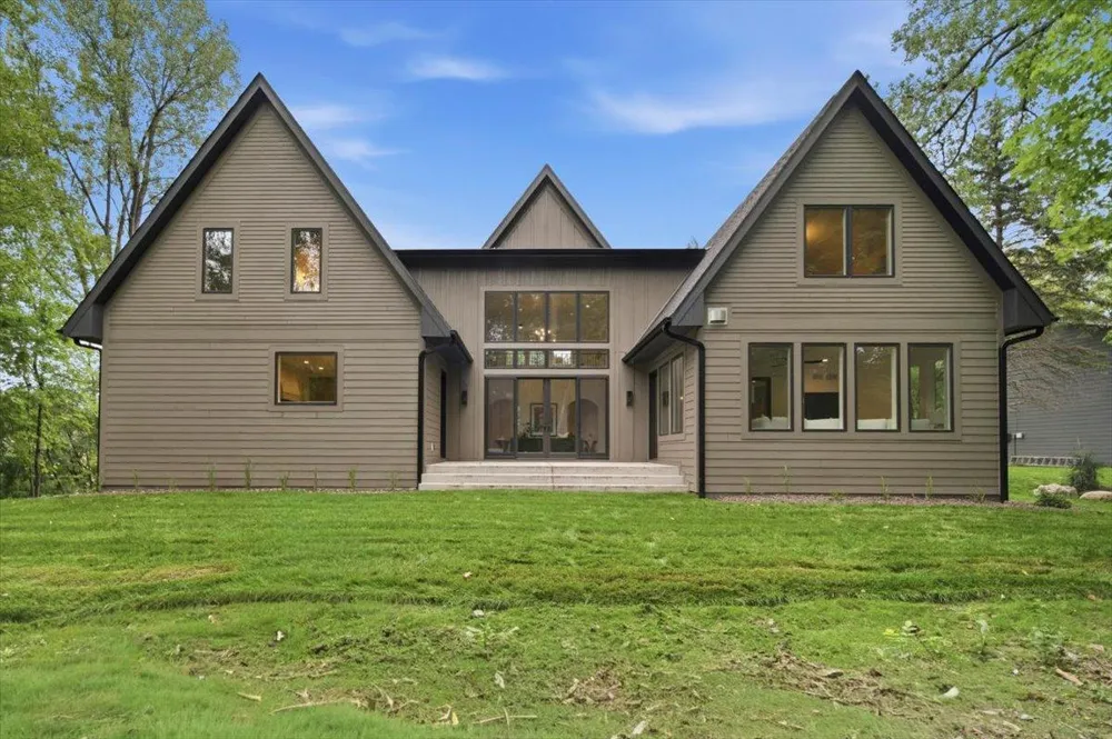 85 Brentwood Avenue Excelsior, MN 55331