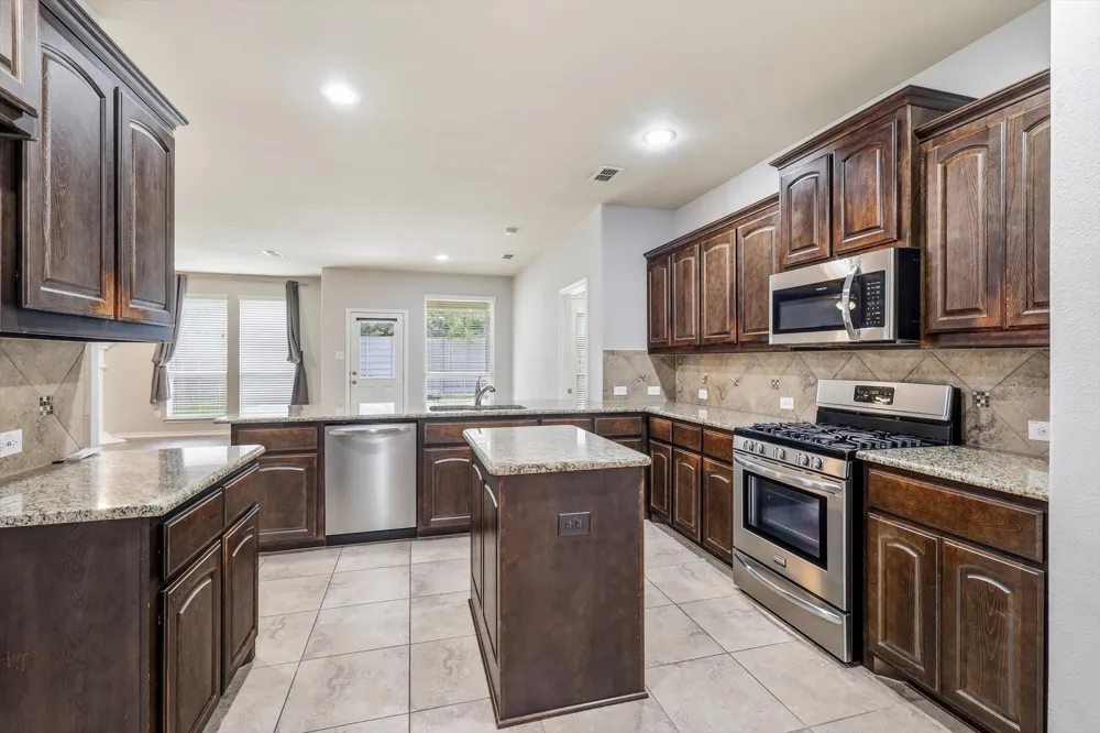 105 Gannet Trail Argyle, TX 76226