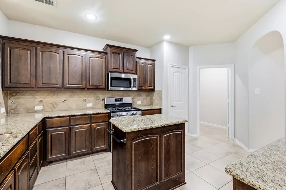 105 Gannet Trail Argyle, TX 76226