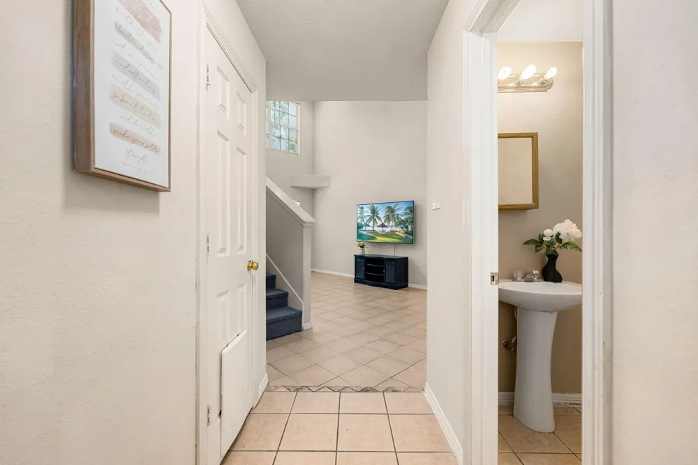 6418 England Street Houston, TX 77021