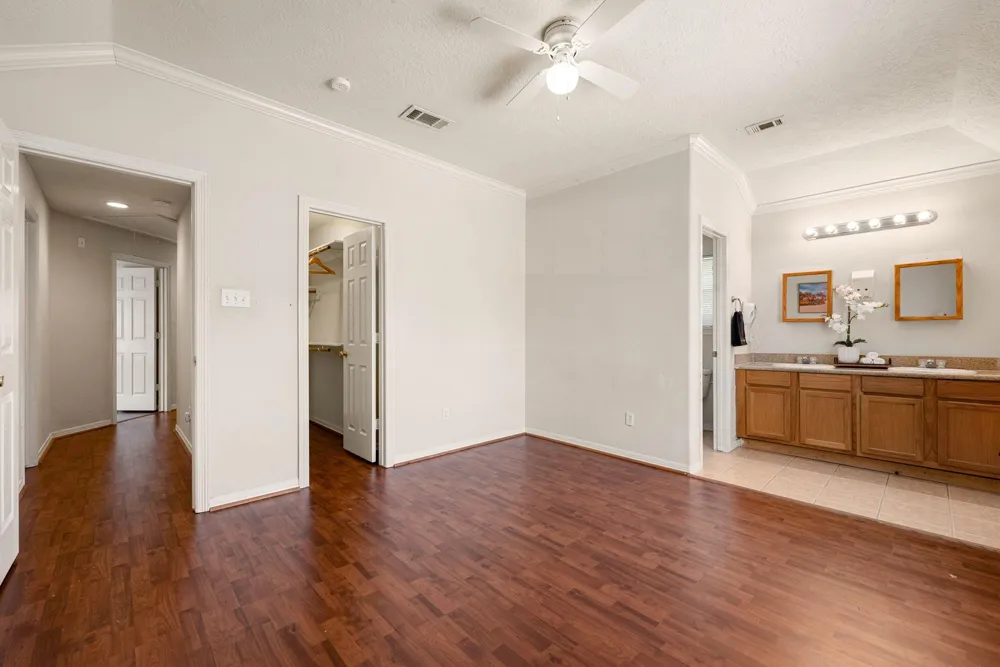 6418 England Street Houston, TX 77021