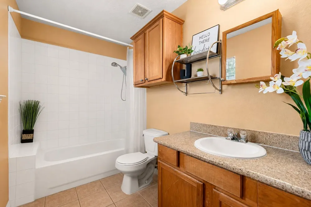 6418 England Street Houston, TX 77021