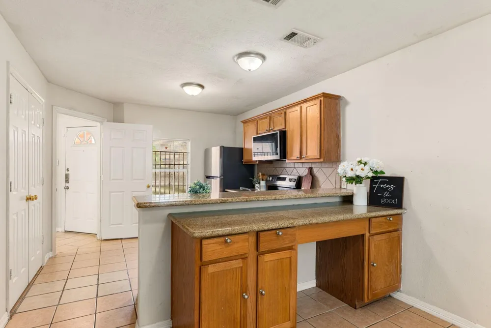 6418 England Street Houston, TX 77021