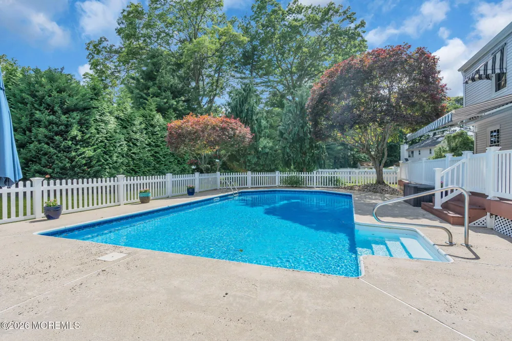 1537 Toboggan Run Manasquan, NJ 08736