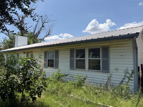 913 County Road 1003a