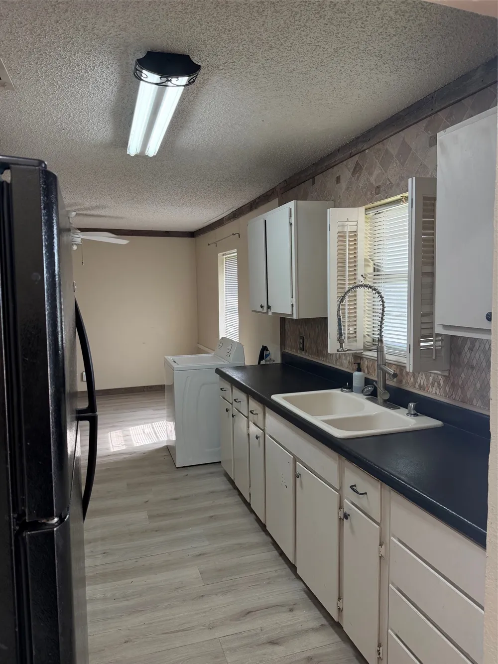 913 County Road 1003a Godley, TX 76044