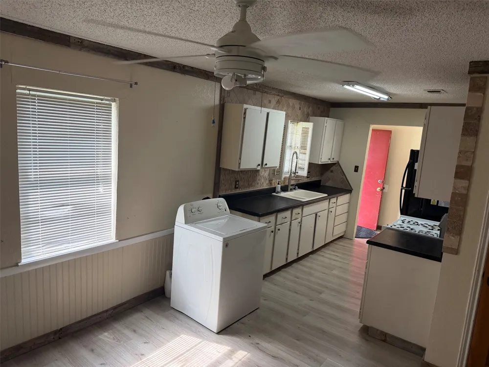 913 County Road 1003a Godley, TX 76044
