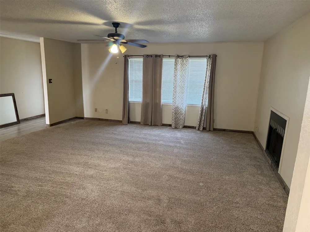 913 County Road 1003a Godley, TX 76044