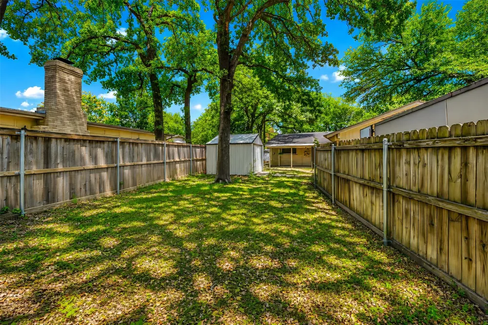 133 Oakhurst Drive Bedford, TX 76022
