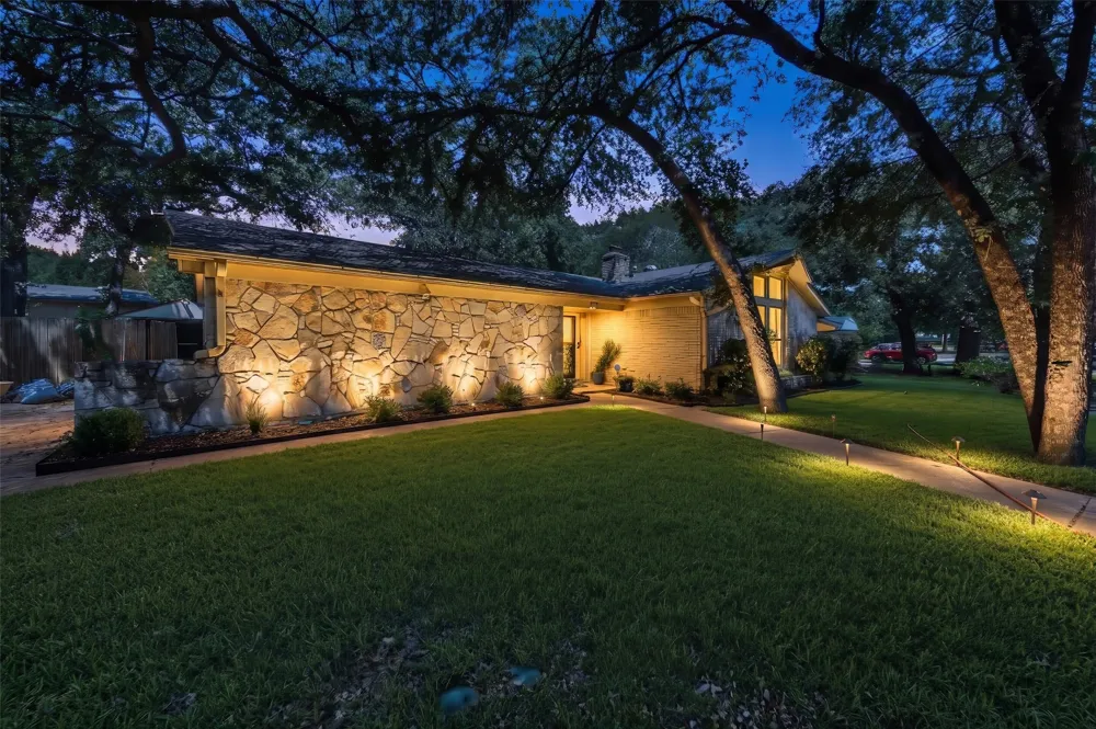 133 Oakhurst Drive Bedford, TX 76022