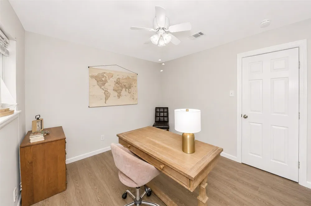 133 Oakhurst Drive Bedford, TX 76022