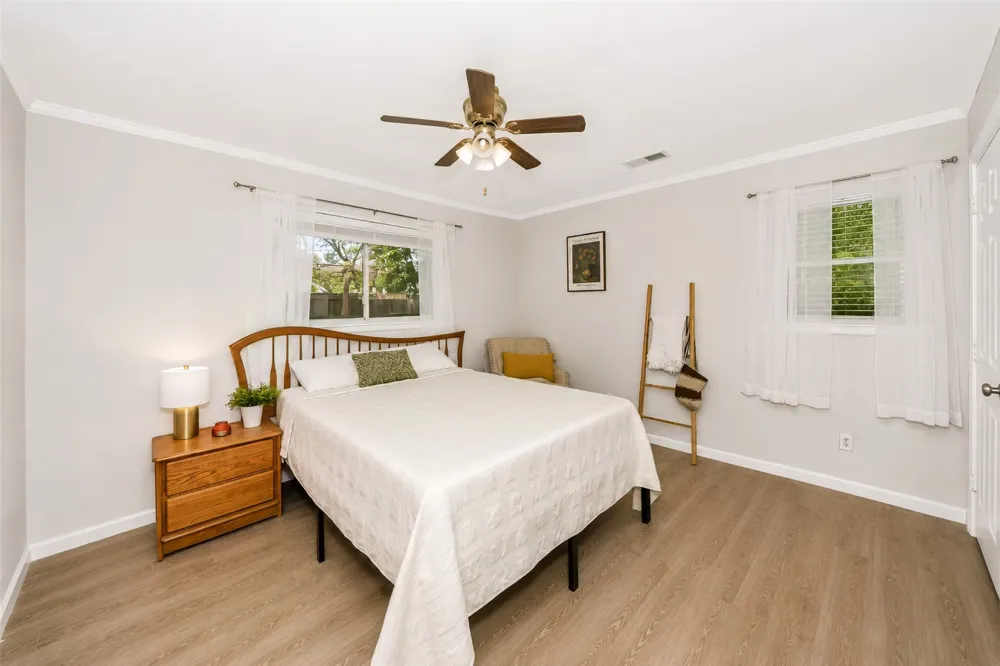 133 Oakhurst Drive Bedford, TX 76022