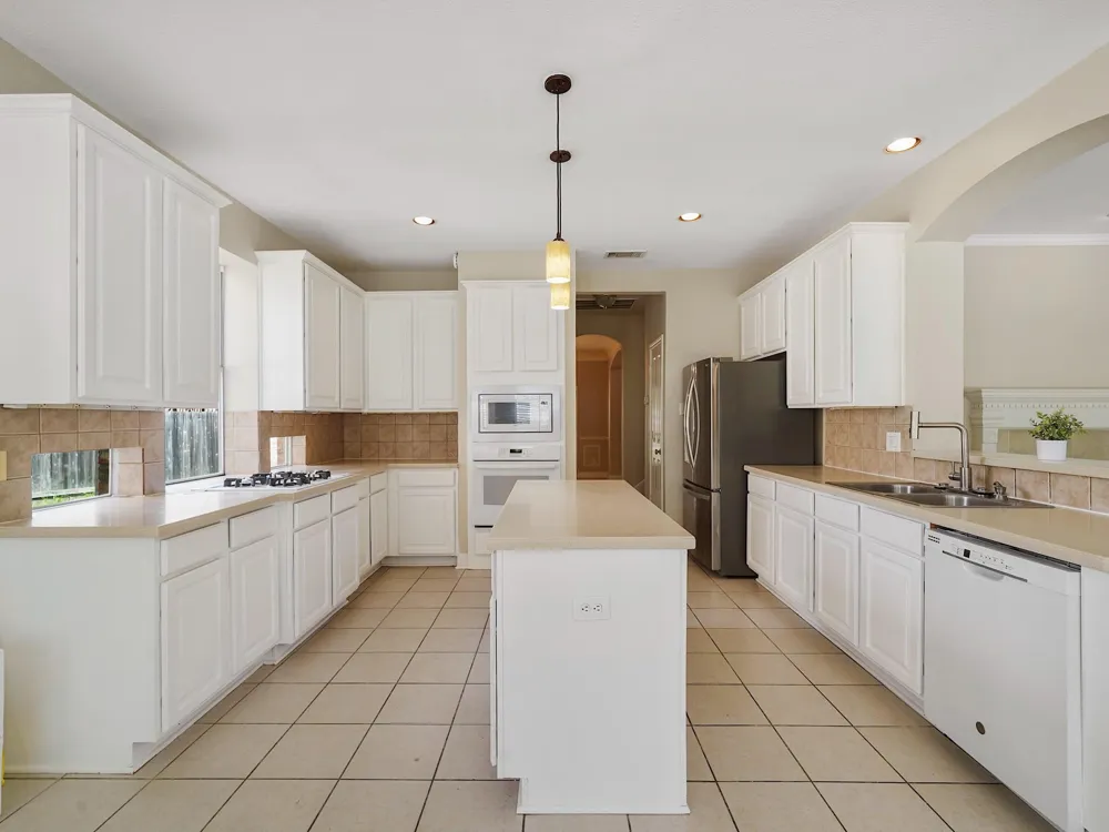 3907 Garnet Falls Sugar Land, TX 77479