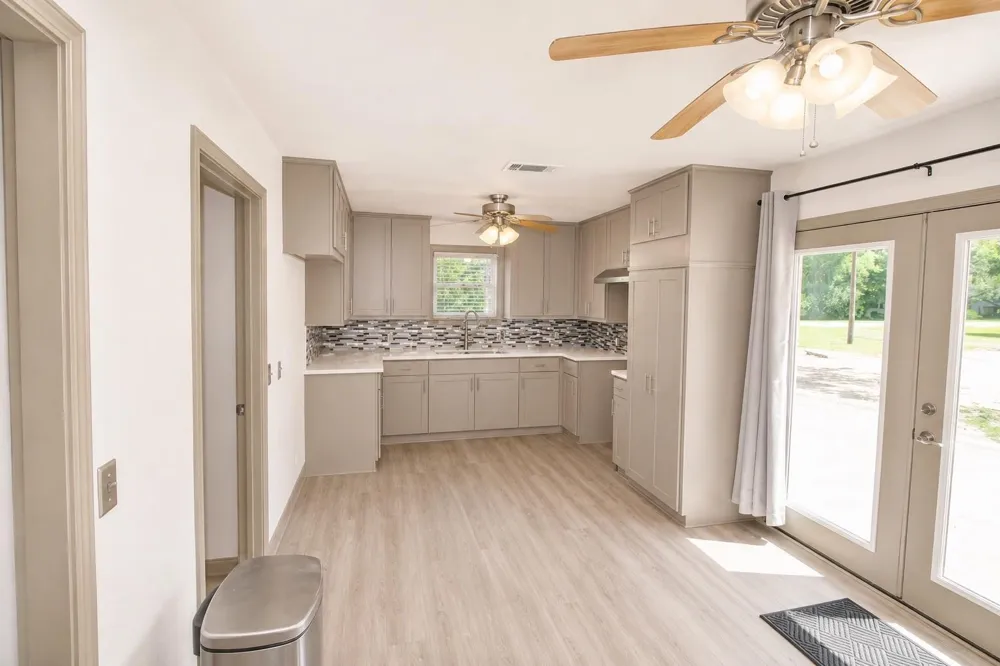 3811 Cedar Street Damon, TX 77430