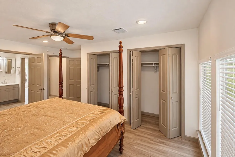 3811 Cedar Street Damon, TX 77430