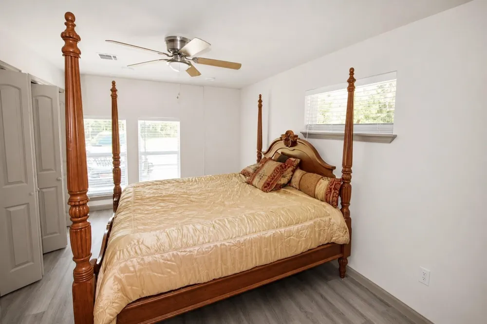 3811 Cedar Street Damon, TX 77430