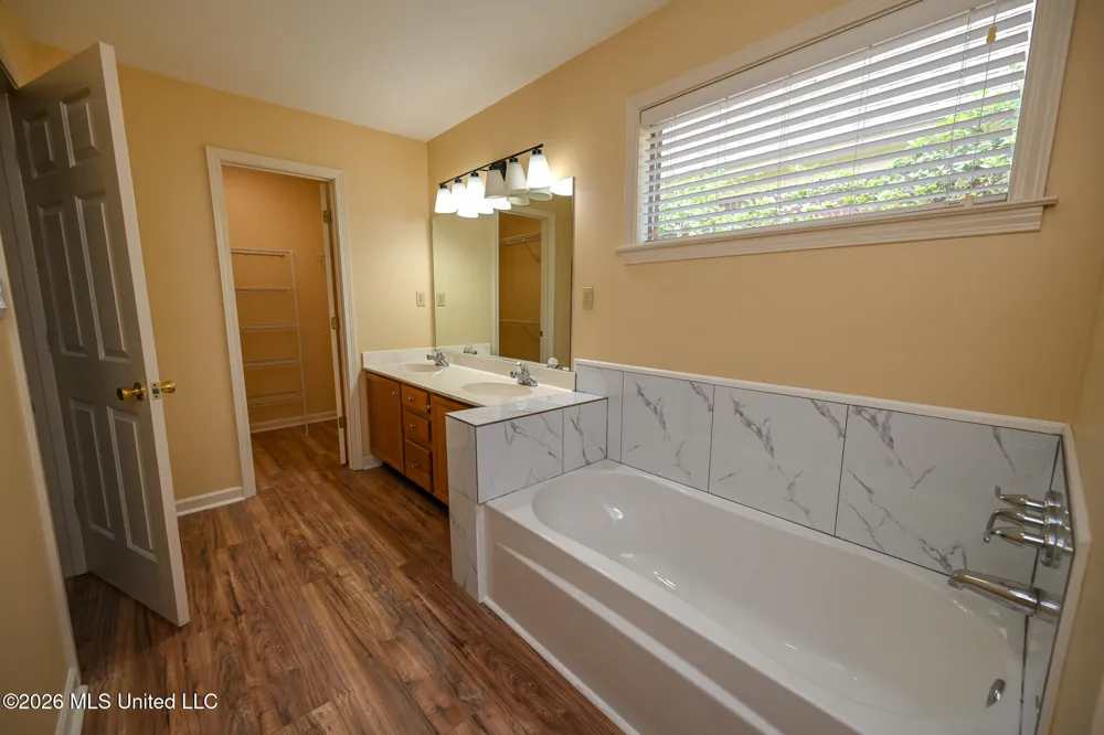 9051 Champlain Drive Olive Branch, MS 38654