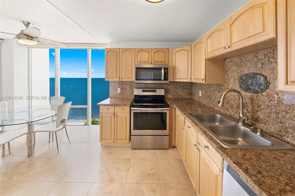 881 Ocean Dr #16F Key Biscayne, FL 33149