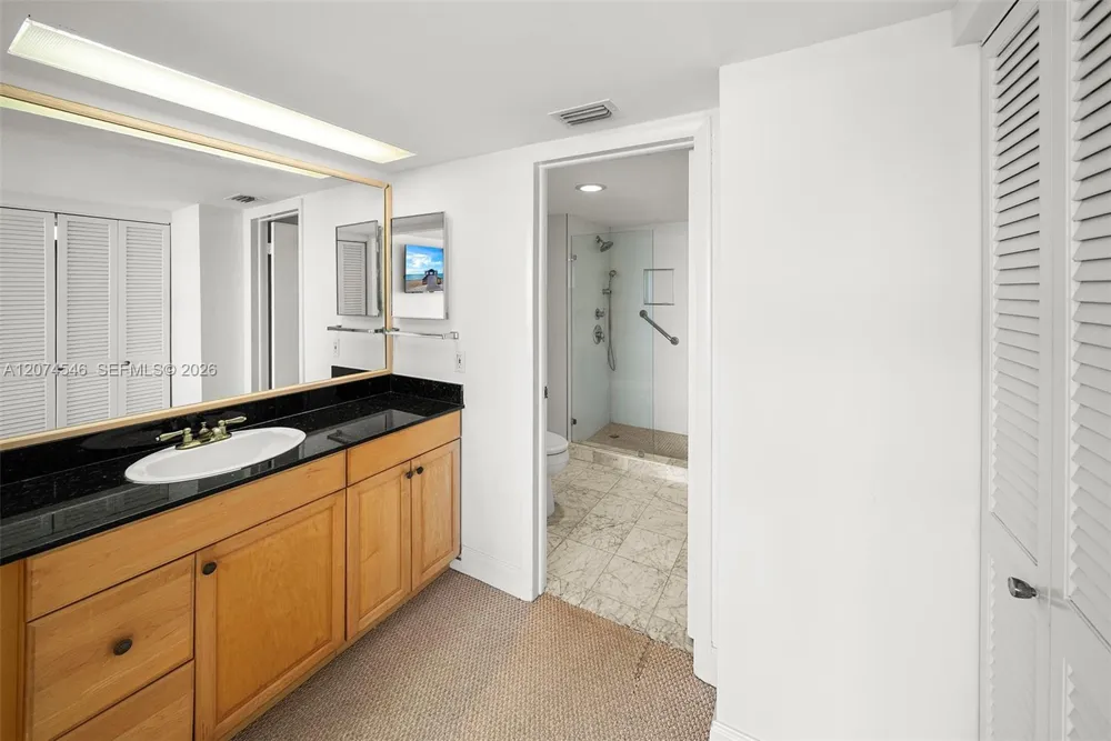 881 Ocean Dr #16F Key Biscayne, FL 33149