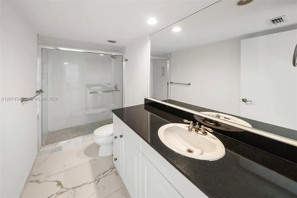 881 Ocean Dr #16F Key Biscayne, FL 33149