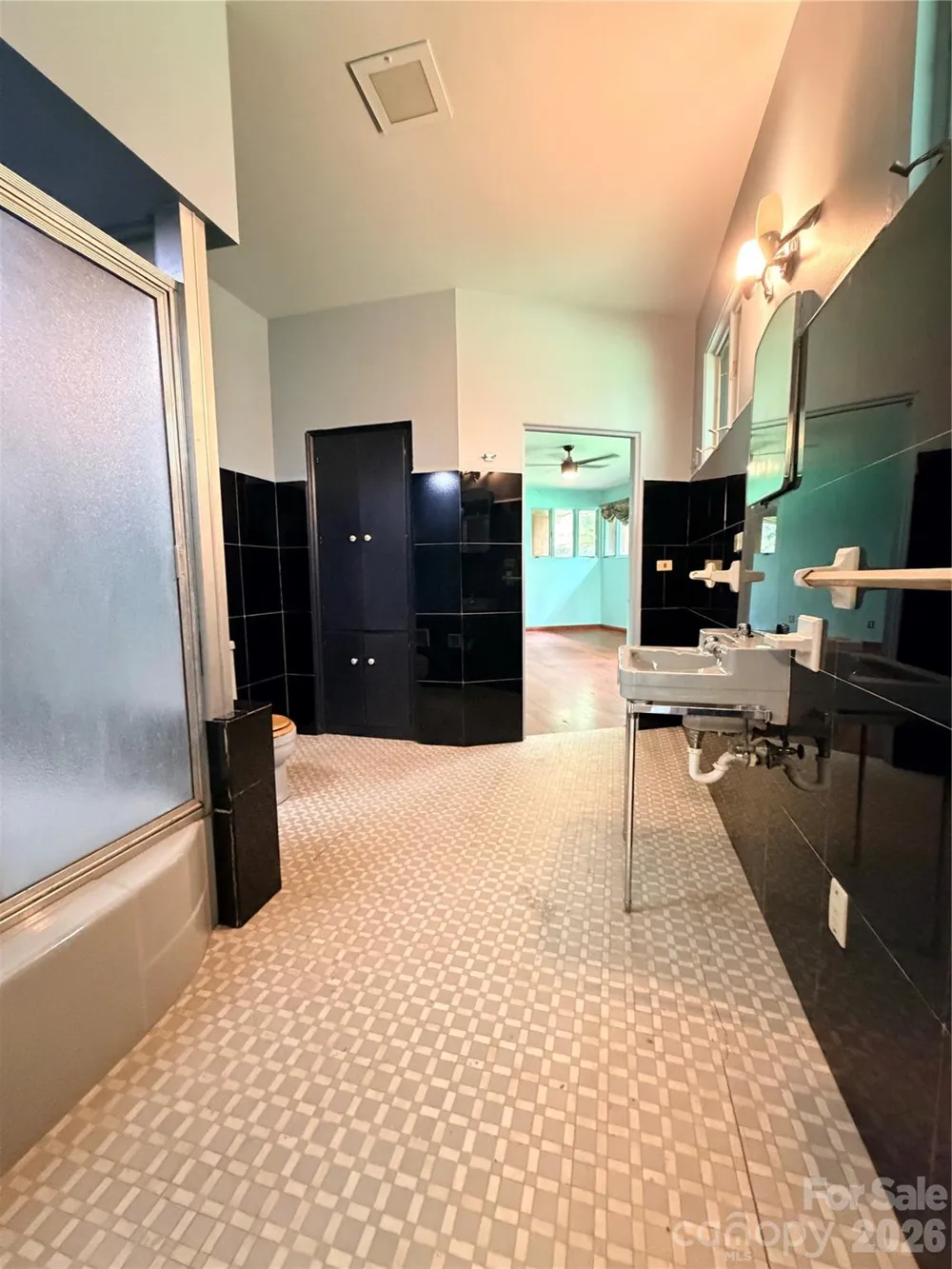 800 W 7th Street Newton, NC 28658