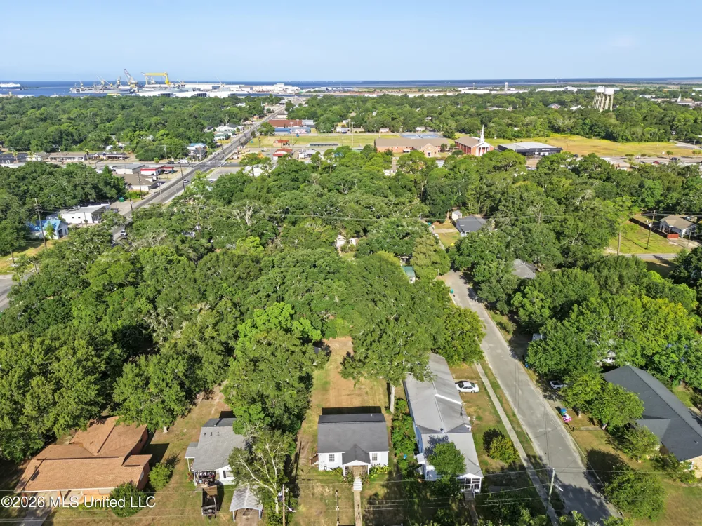 1915 9th Street Pascagoula, MS 39567