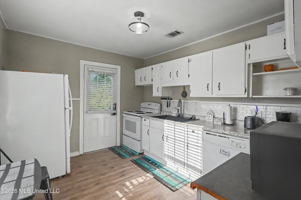 1915 9th Street Pascagoula, MS 39567