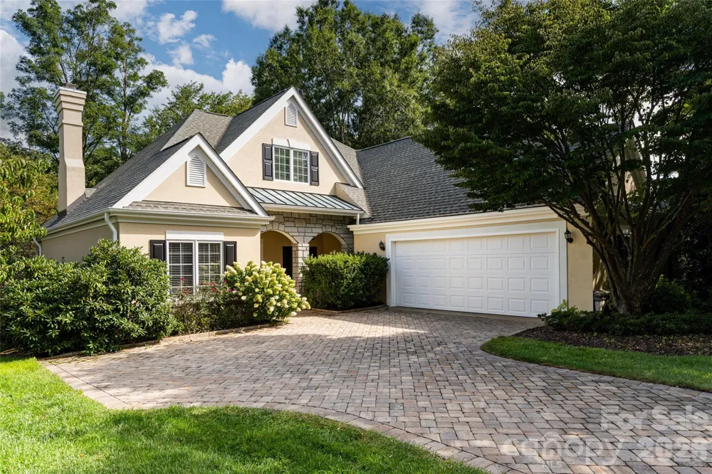 8 Clovelly Way Asheville, NC 28803