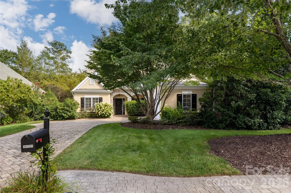 8 Clovelly Way Asheville, NC 28803