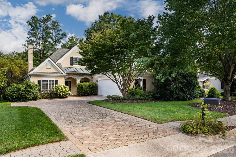 8 Clovelly Way Asheville, NC 28803