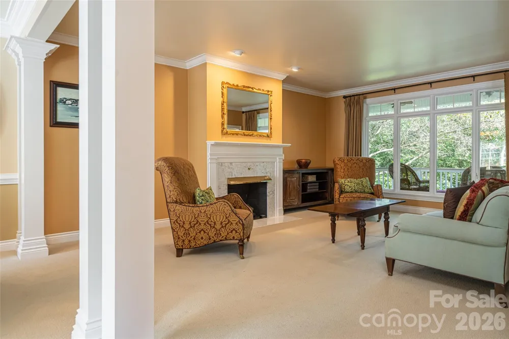 8 Clovelly Way Asheville, NC 28803